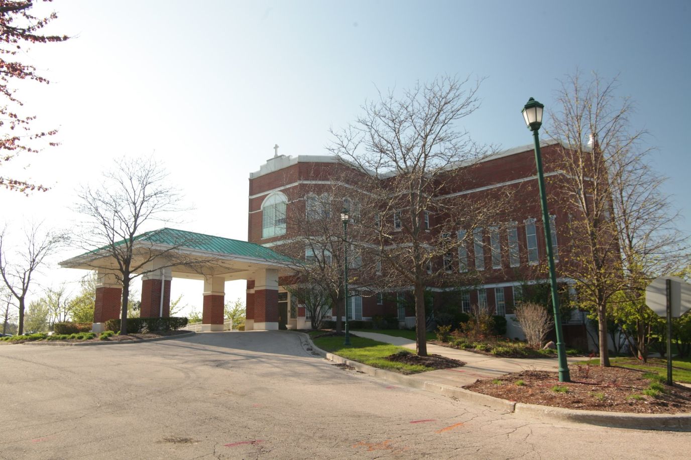 Exterior view of Amazing Grace Senior Living facility