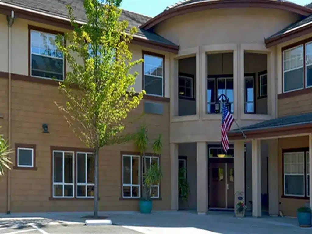 Exterior view of Westmont of Brentwood facility