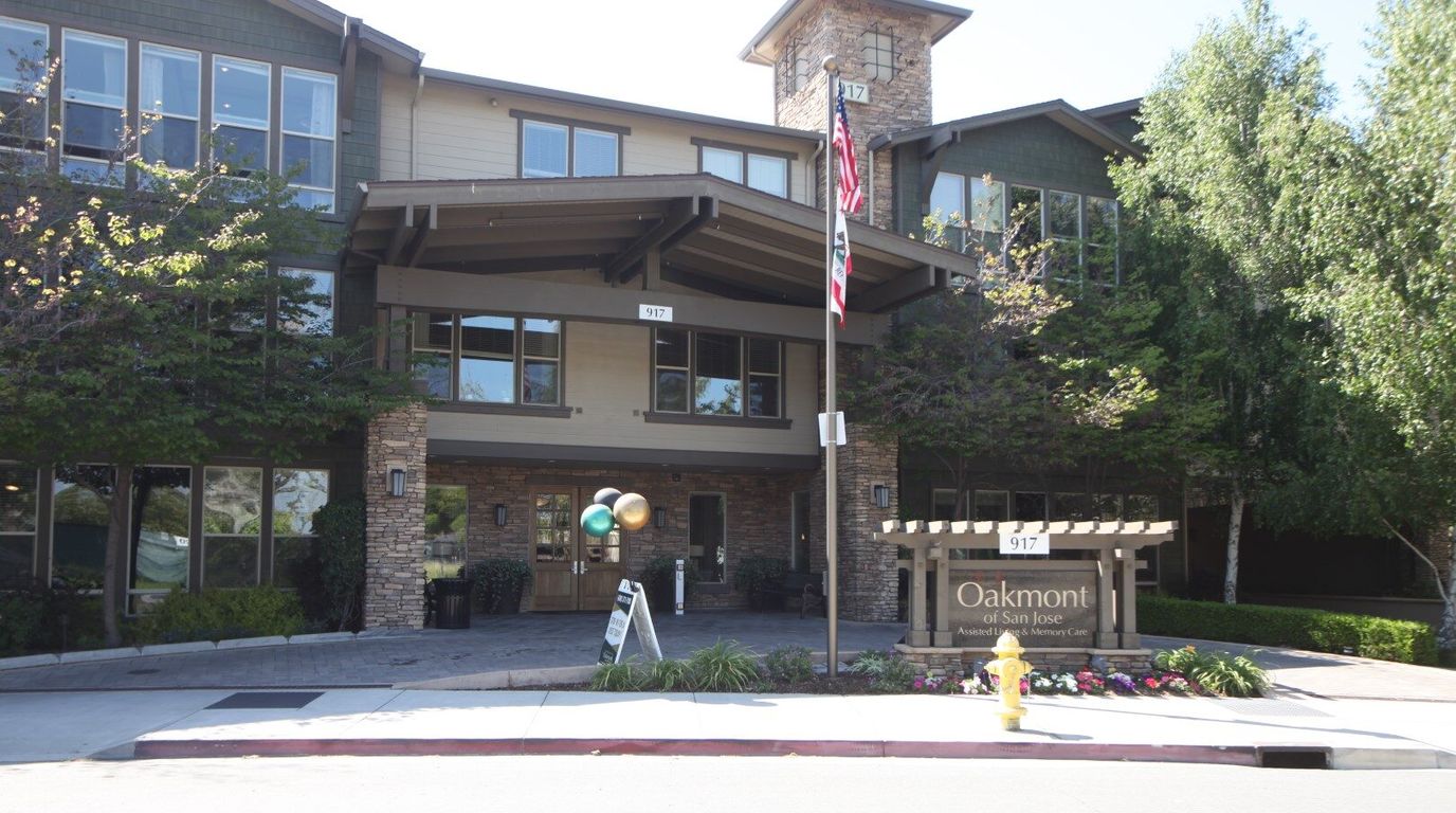 Front view of Oakmont of San Jose entrance.