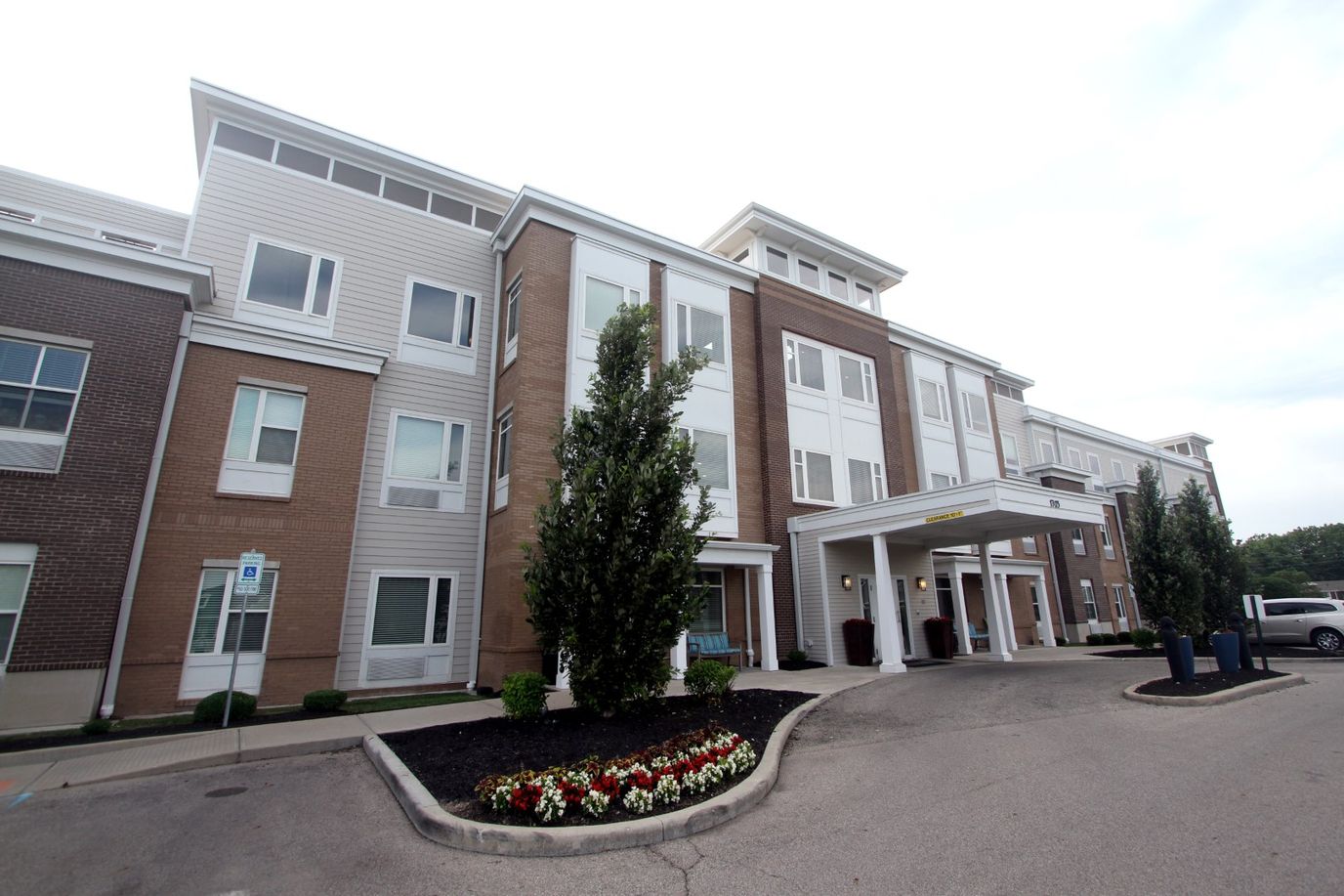 Exterior view of the Traditions at North Willow facility
