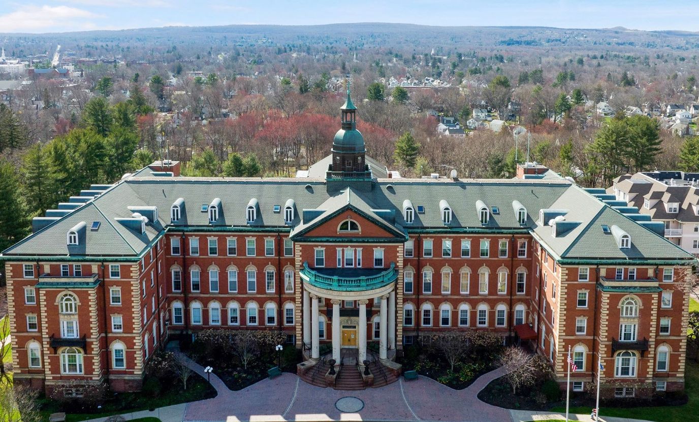 Aerial view of the Aviva West Hartford building