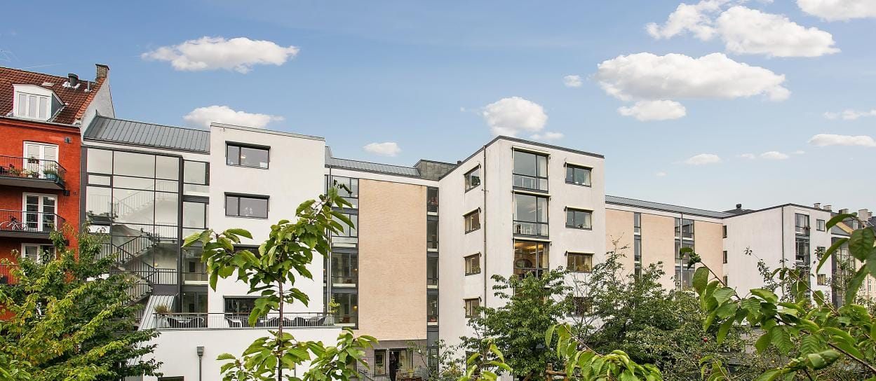 Exterior view of a modern assisted living facility