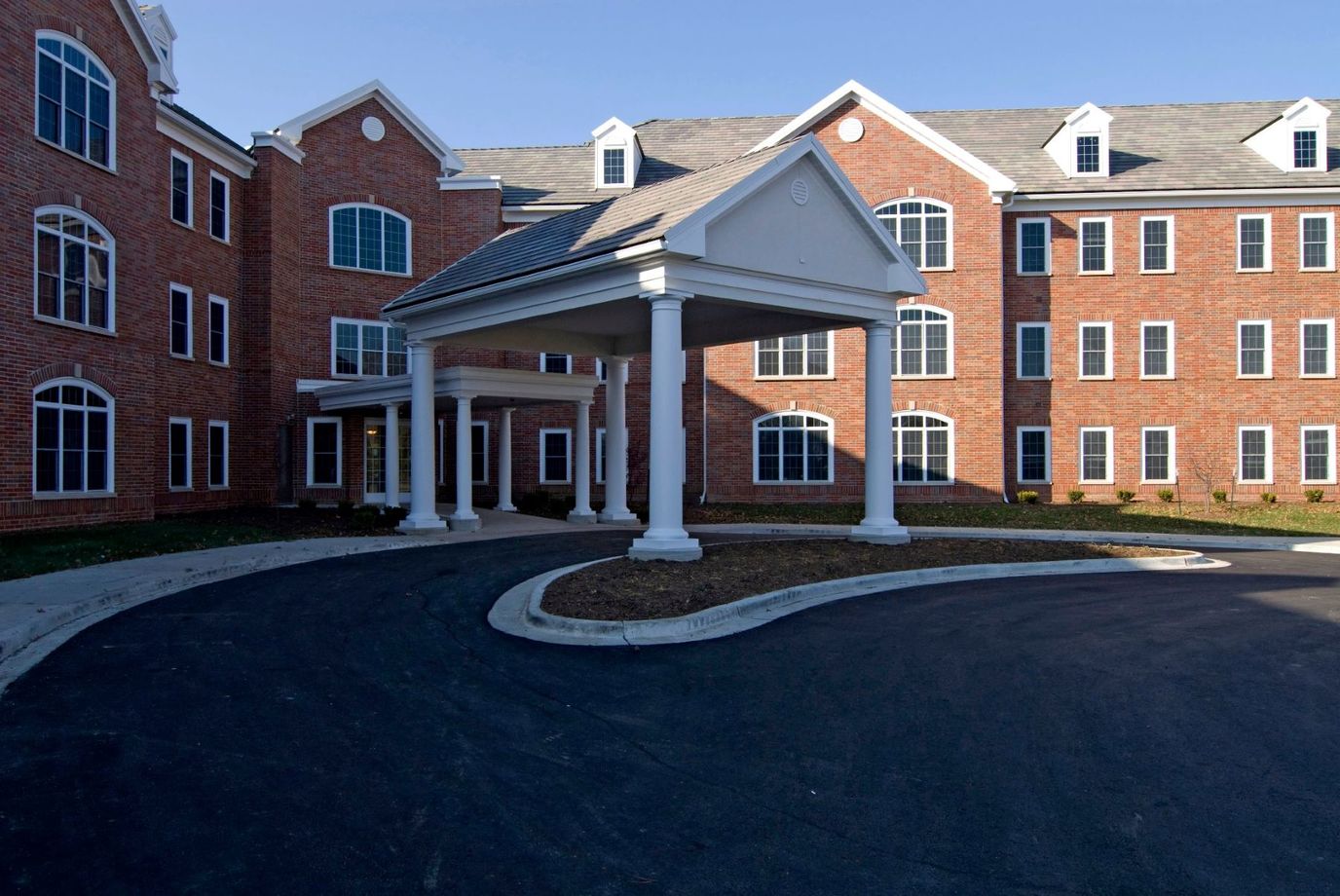 Exterior view of Armour Oaks Senior Living Community