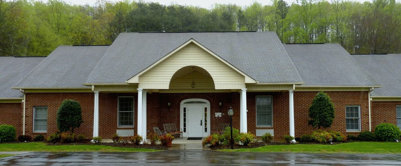 Front entrance of Heritage Assisted Living facility