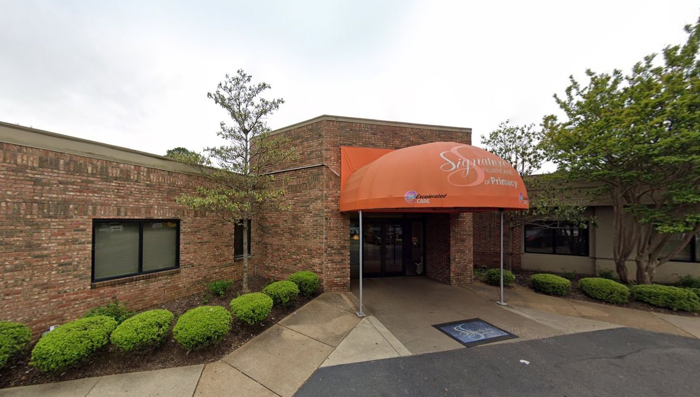 Exterior view of Signature HealthCARE of Primacy entrance
