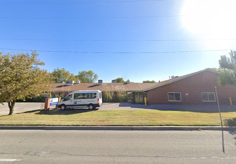 Exterior view of Lincoln Care and Rehabilitation Center building