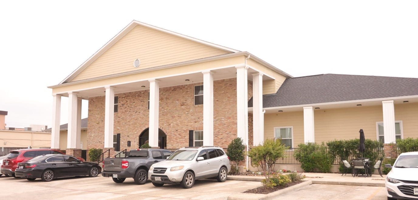 Exterior view of Apex Oaks at Cypress facility