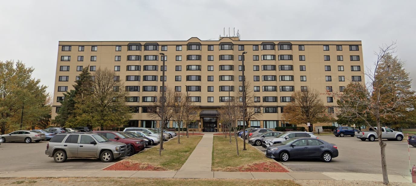 Exterior view of Knollwood Place Apartments