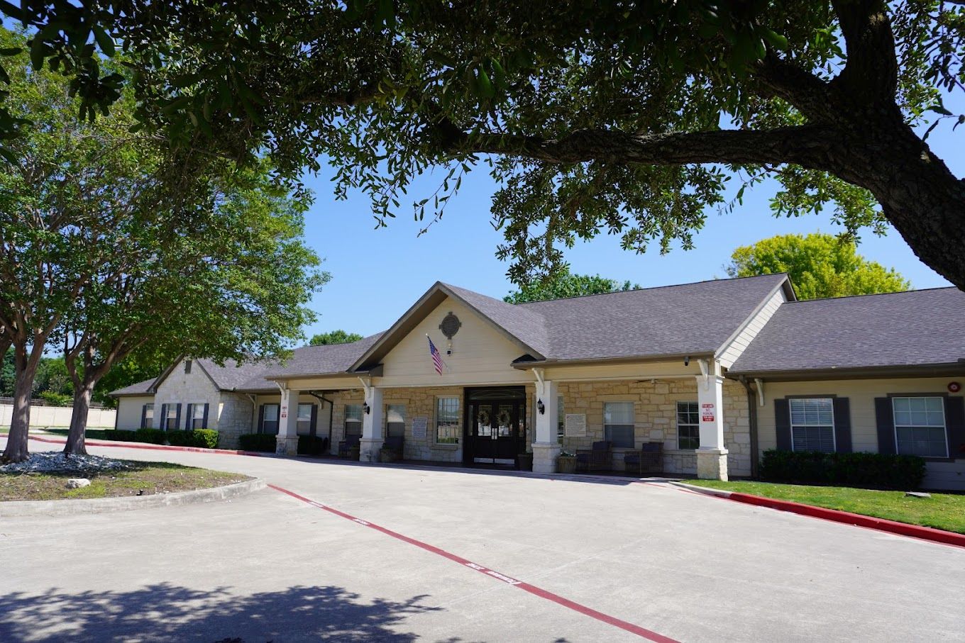 Exterior view of Elmcroft of Windcrest facility