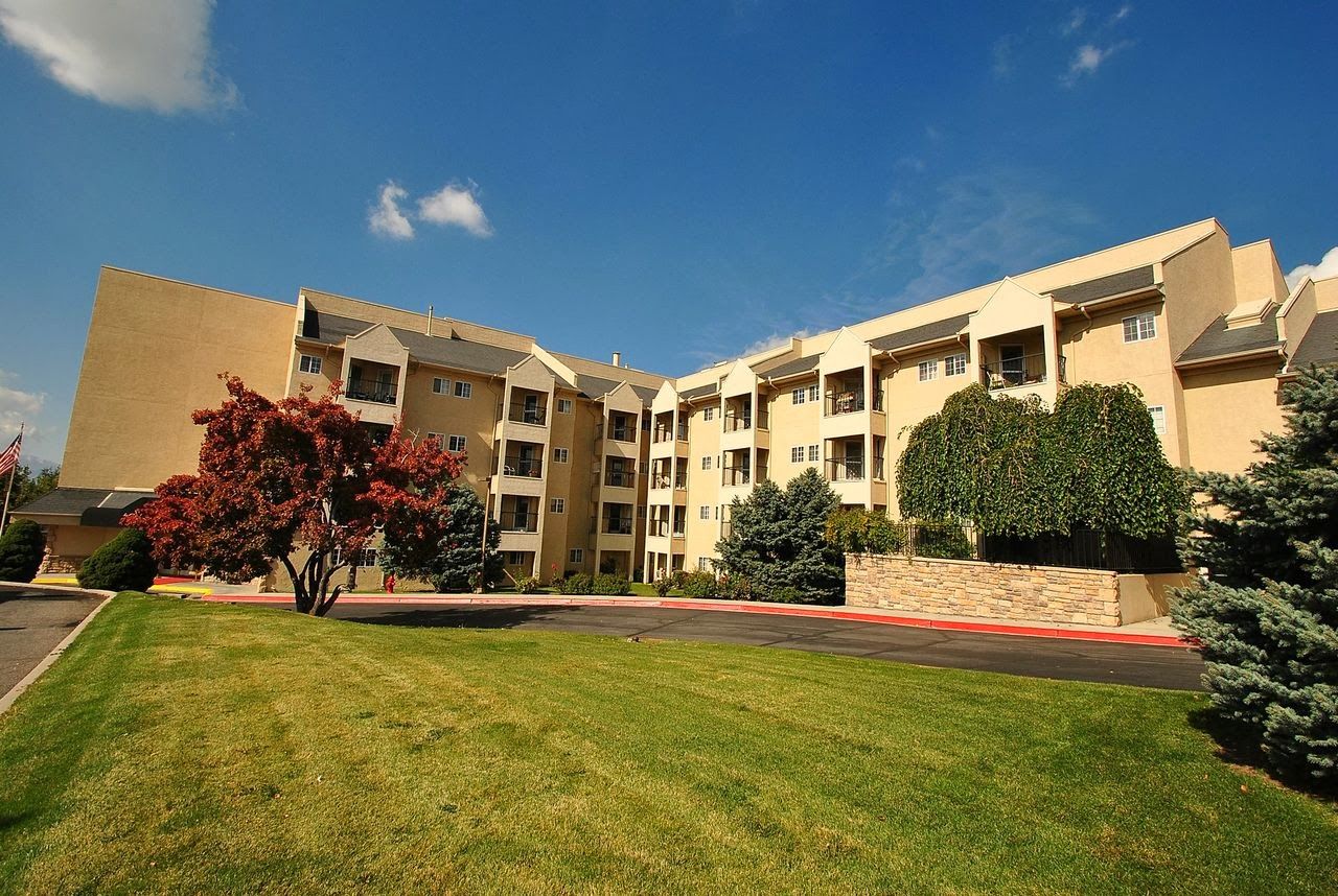 Exterior view of Peaks at Millcreek building