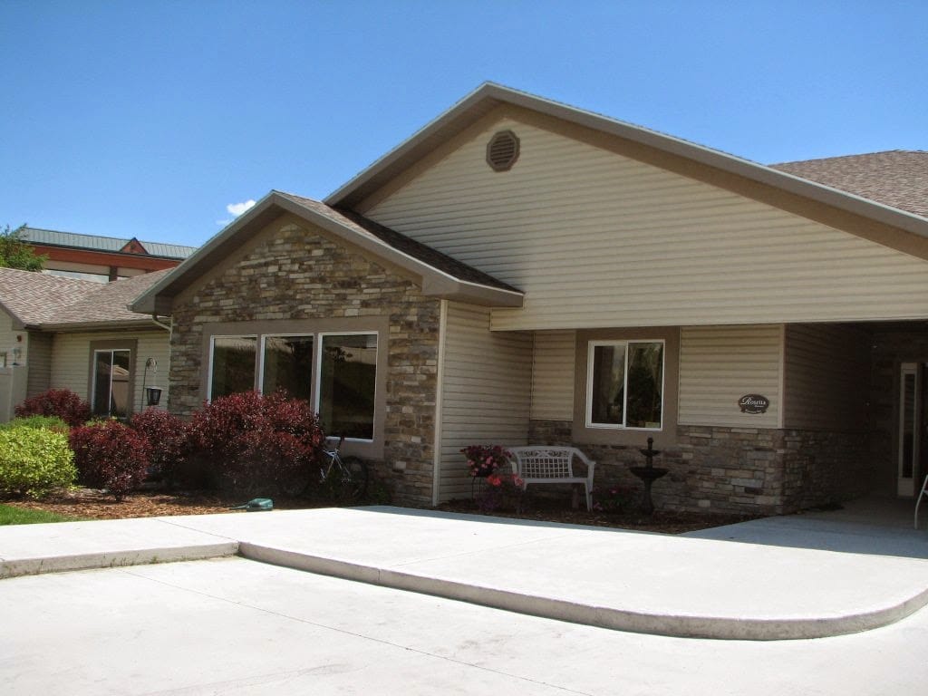 Exterior view of the Rosetta Assisted Living facility