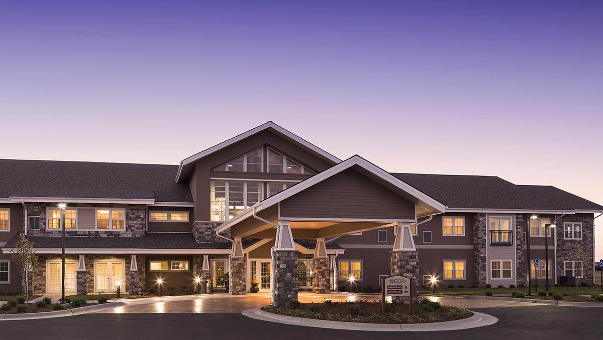 Front exterior of The Oxford Grand at Shoal Creek