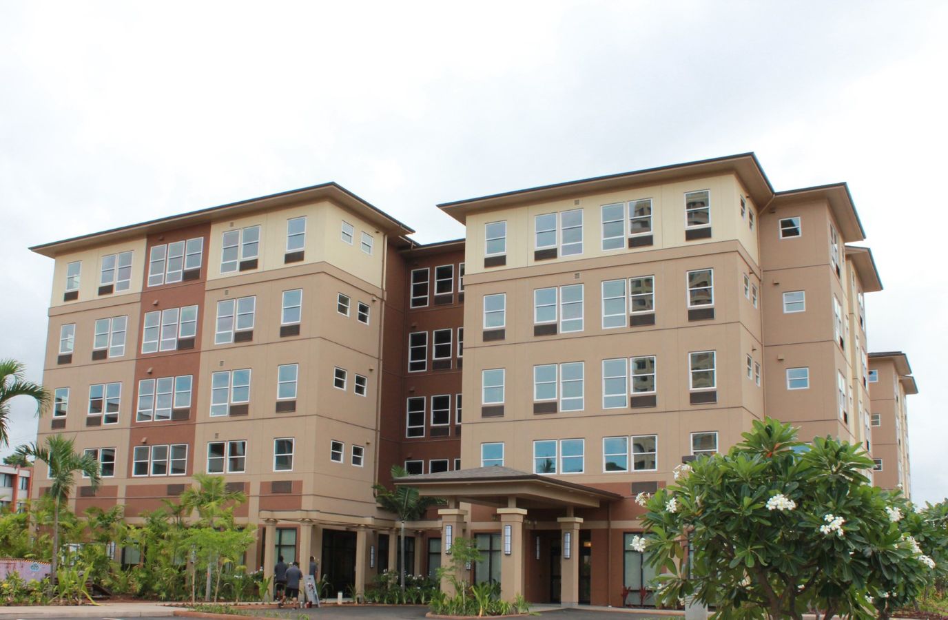 Exterior view of The Plaza at Pearl City building