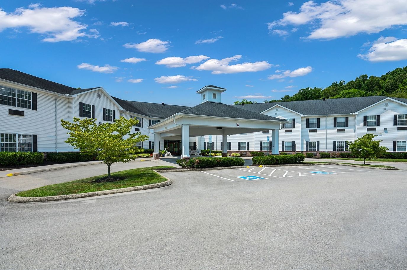 Exterior view of Trinity Hills of Knoxville facility