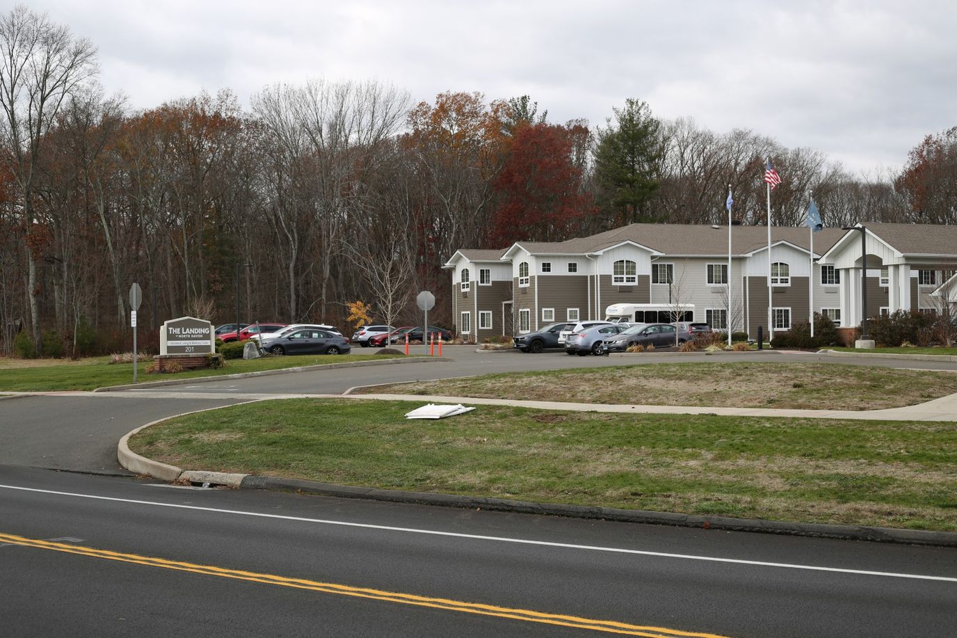 Exterior view of The Landing of North Haven facility