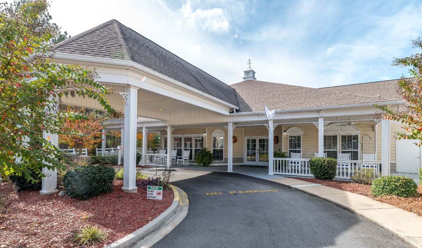Exterior view of the Oaks at Maple Ridge entrance