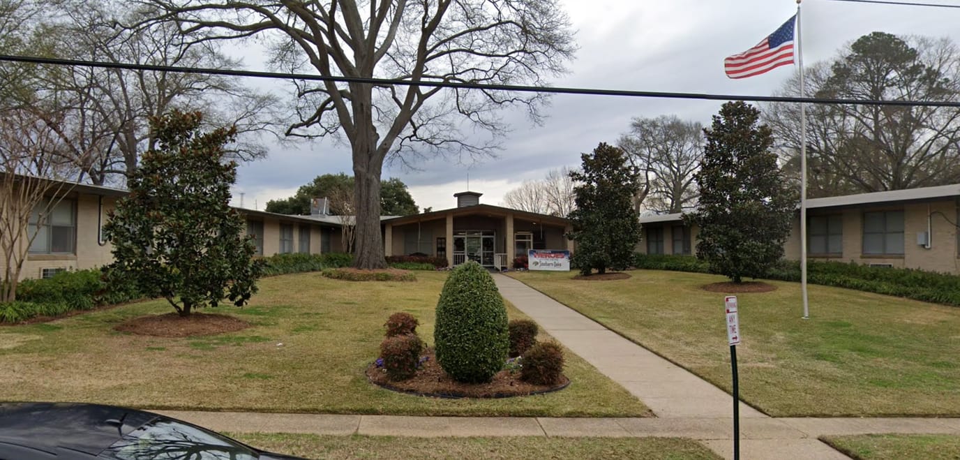 Exterior view of Southern Oaks Nursing and Rehabilitation Center