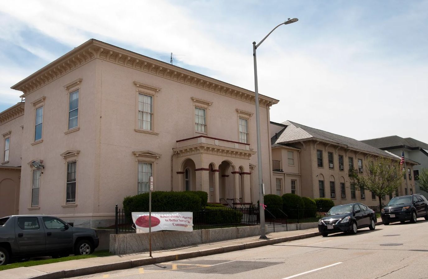 Exterior view of The Lillie Mansion building