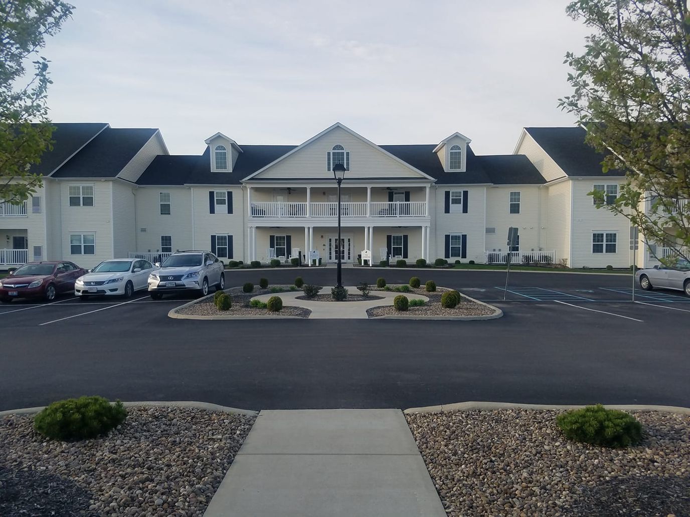 Exterior view of The Wyngate at Rivers Edge facility