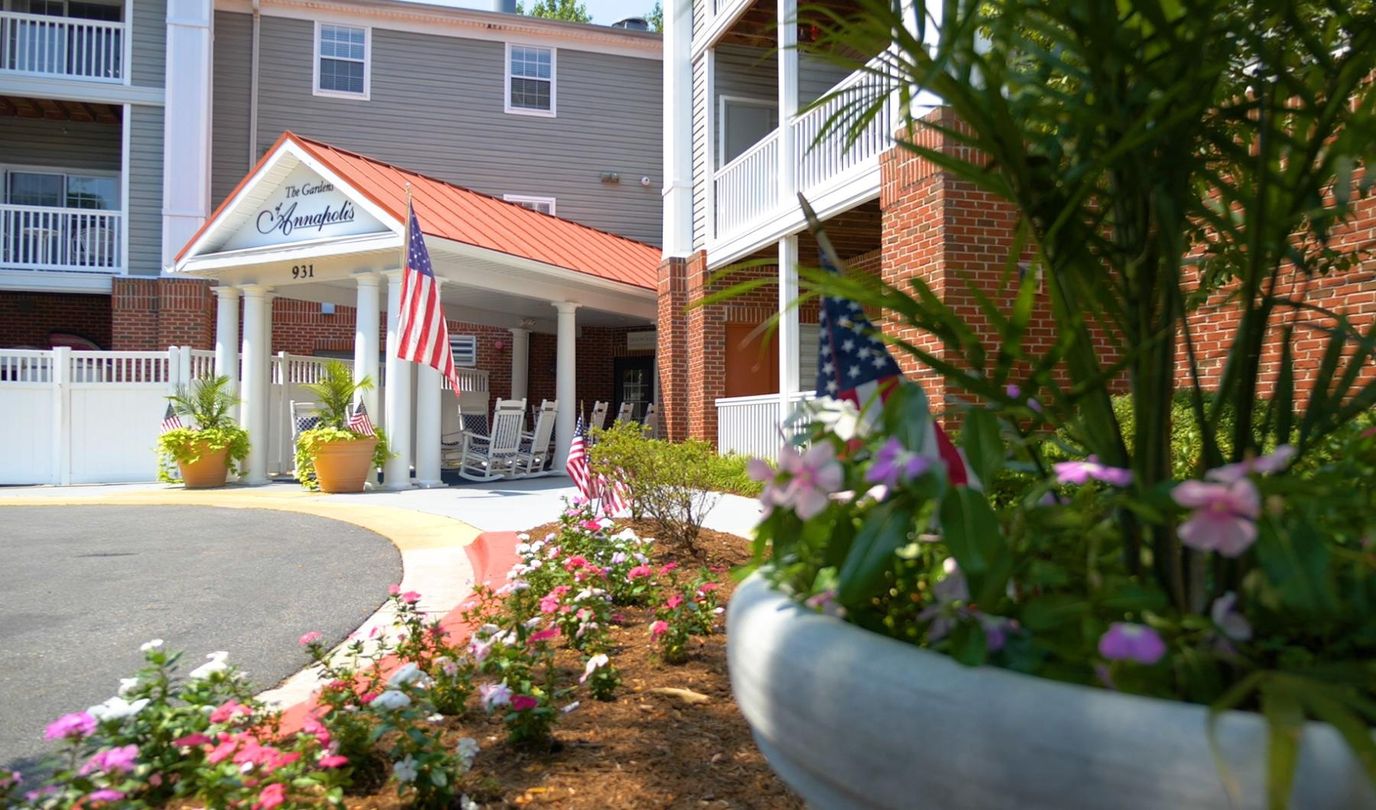 Entrance of Gardens of Annapolis with colorful flowers