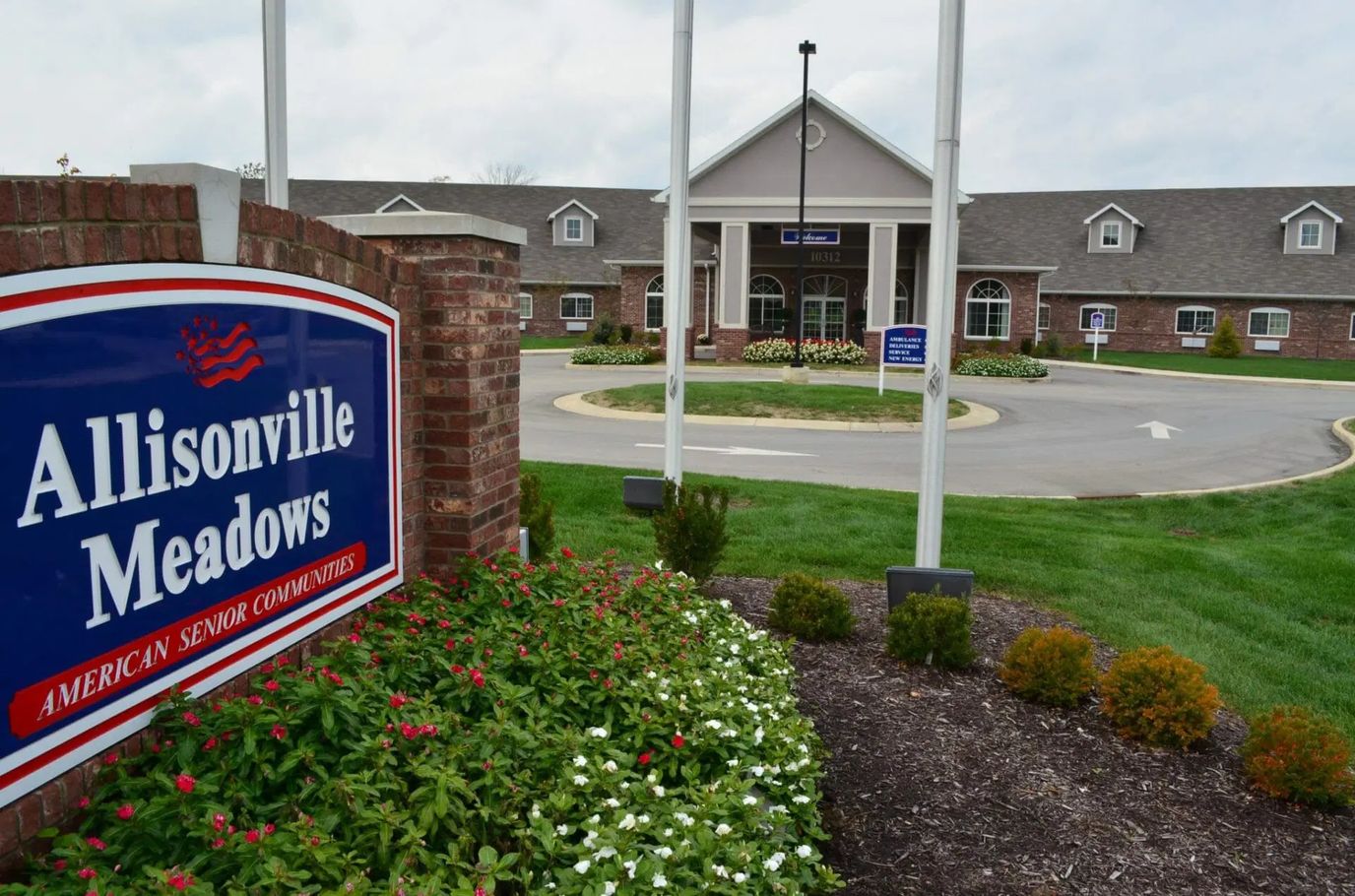 Exterior view of Allisonville Meadows building