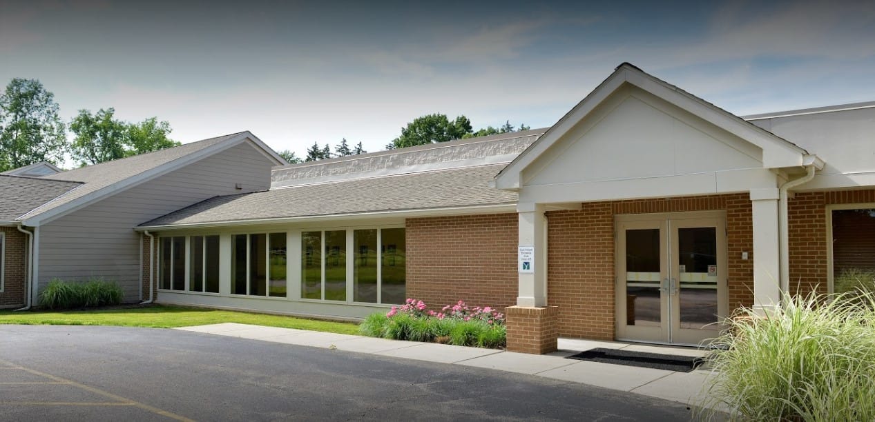 Exterior view of Divine Rehabilitation and Nursing at Toledo