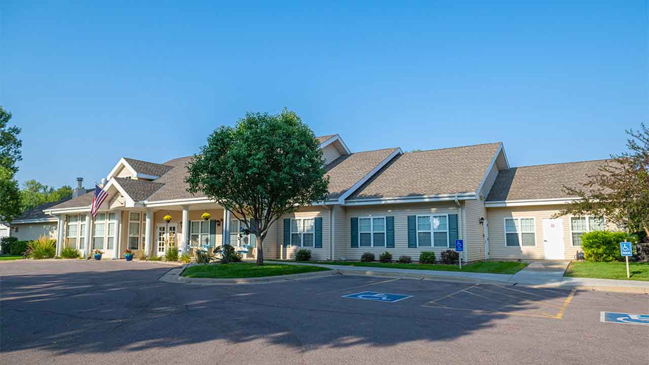Exterior view of Floyd Senior Living facility