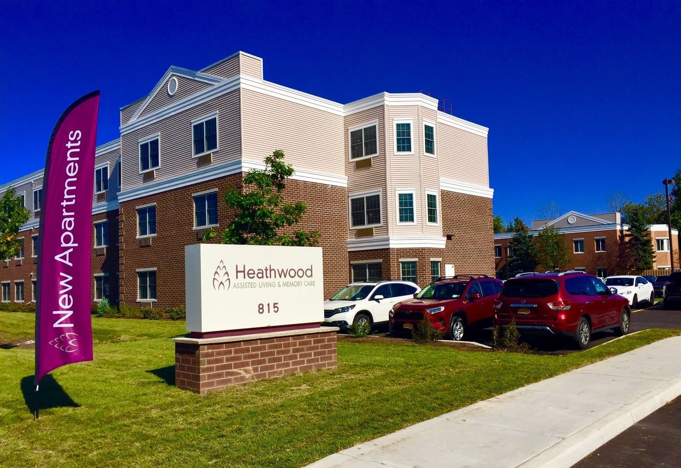 Exterior view of Heathwood Assisted Living facility