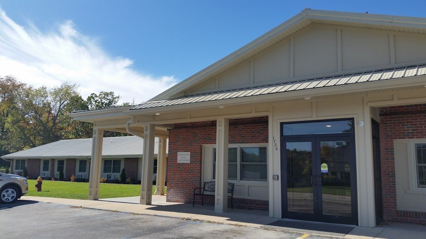 Exterior view of Jefferson City Manor building