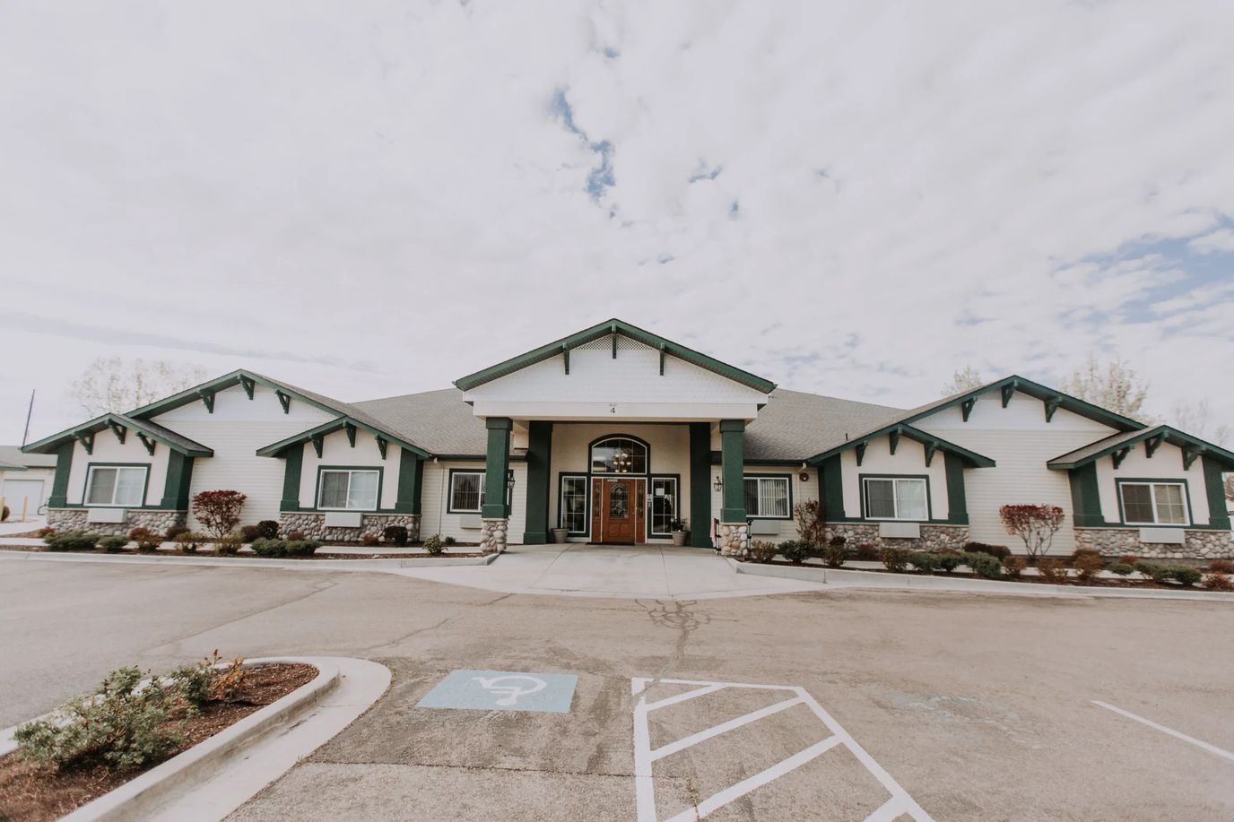 Exterior view of Swan Falls Assisted Living building