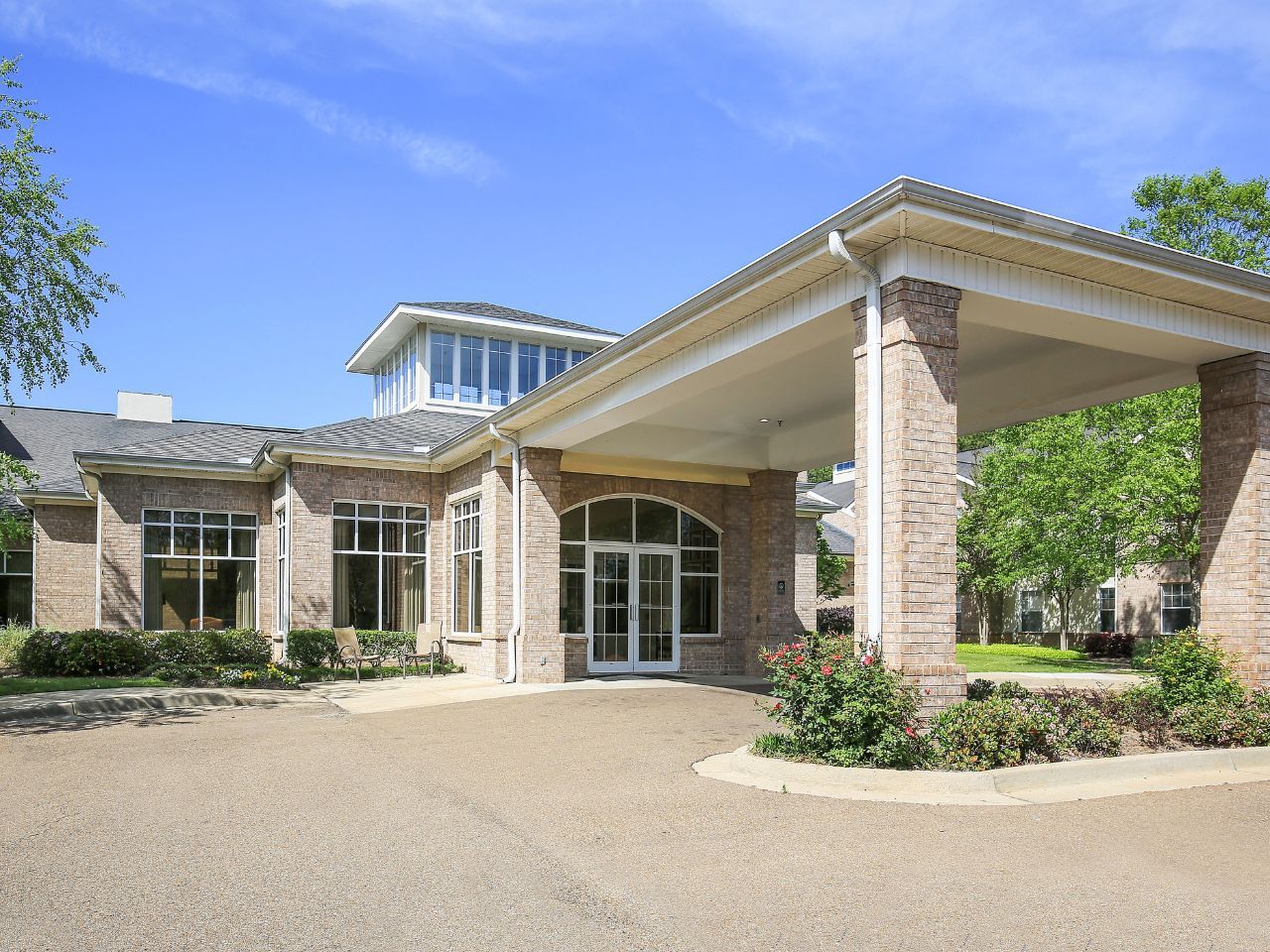 The entrance of The Waterford on Highland Colony facility