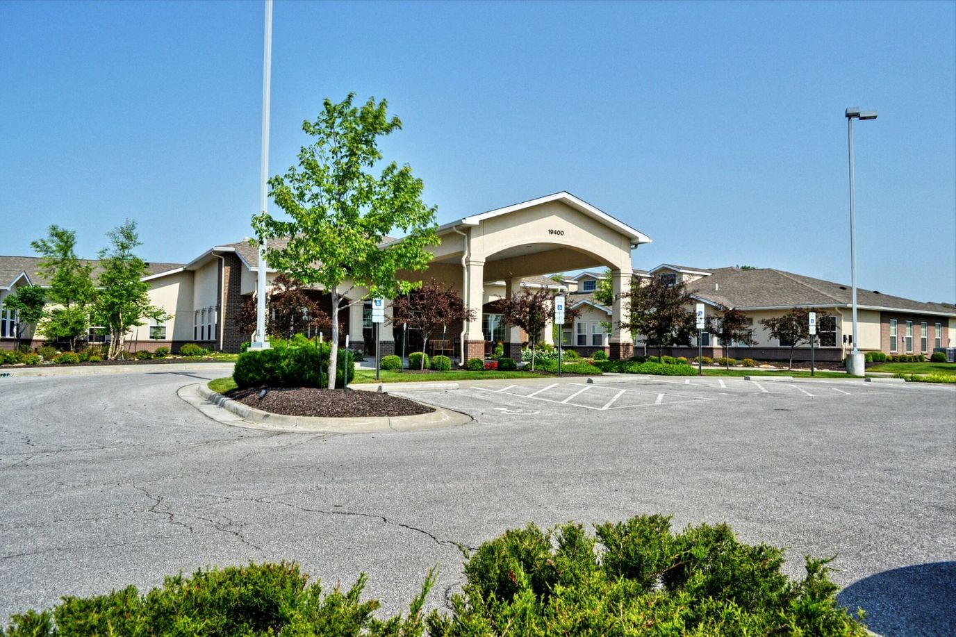 Exterior view of Villages of Jackson Creek facility