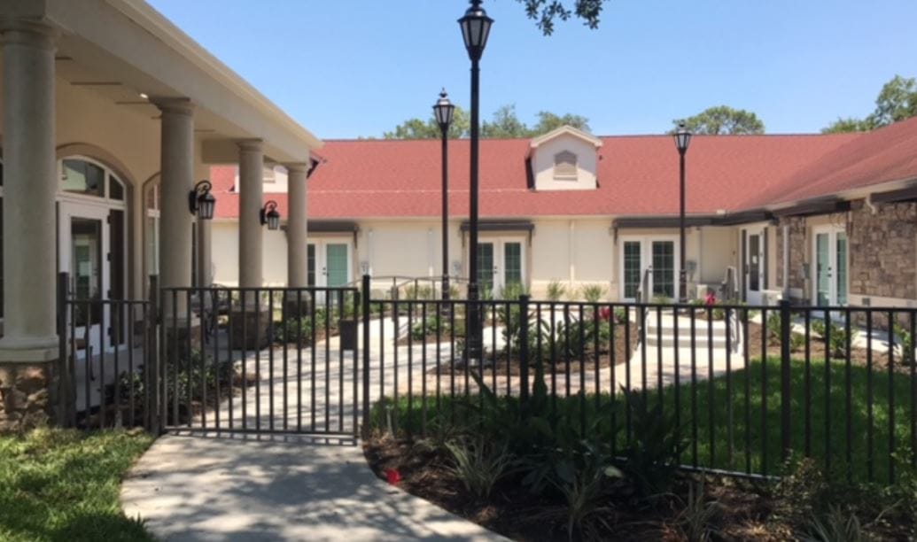 Exterior view of Palm Garden of Tampa with outdoor space
