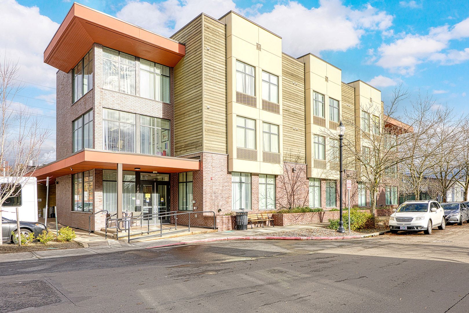 Exterior view of Liberty Pointe assisted living facility