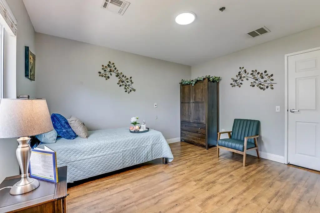 Cozy private room with a bed and furnishings