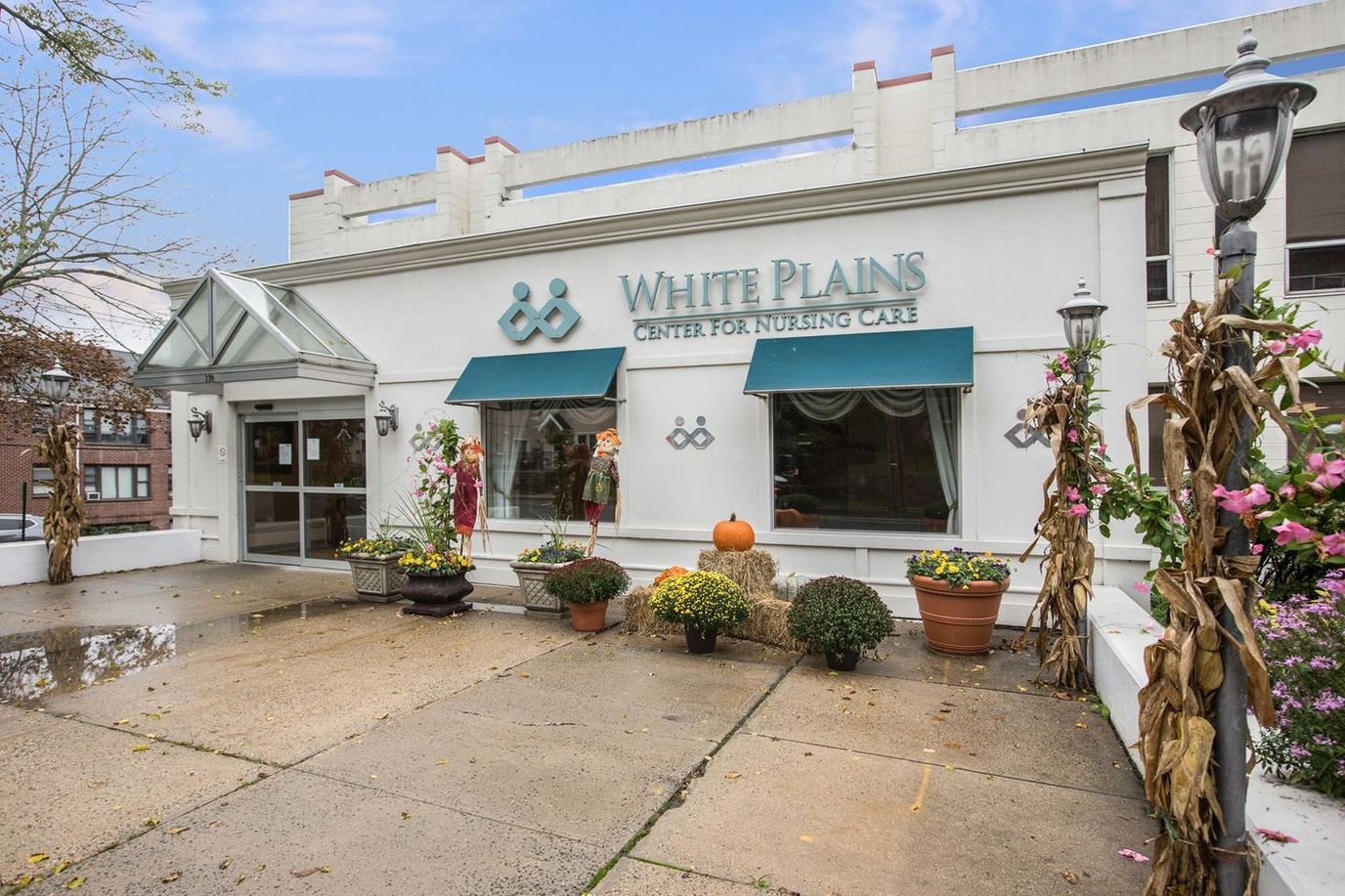 Exterior view of the White Plains Center for Nursing Care