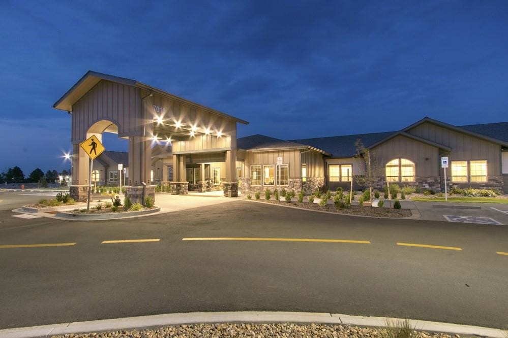 Entrance of Windsong at Northridge facility at dusk