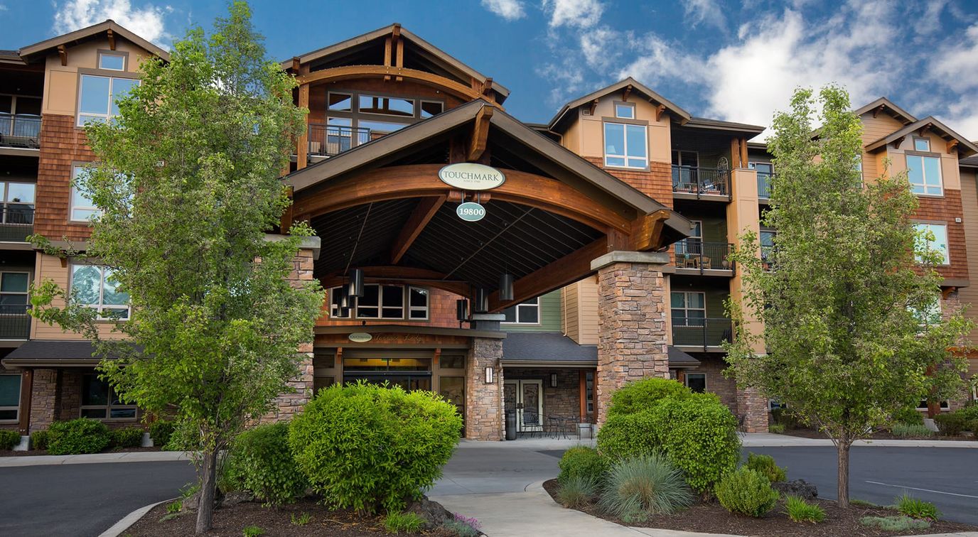 Exterior view of Touchmark at Mount Bachelor Village