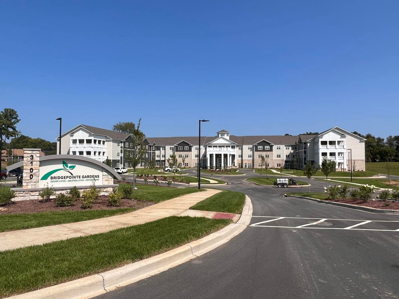 Exterior view of Bridgepointe Gardens facility and entrance