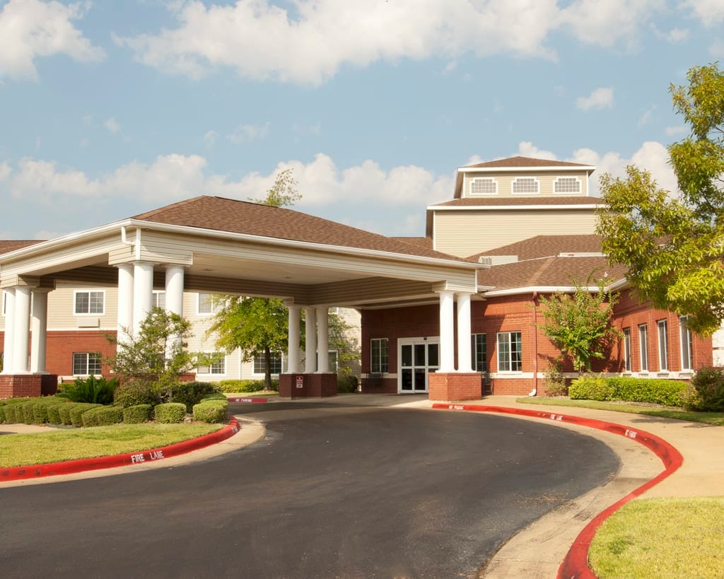 Exterior view of Garden Estates of Tyler facility