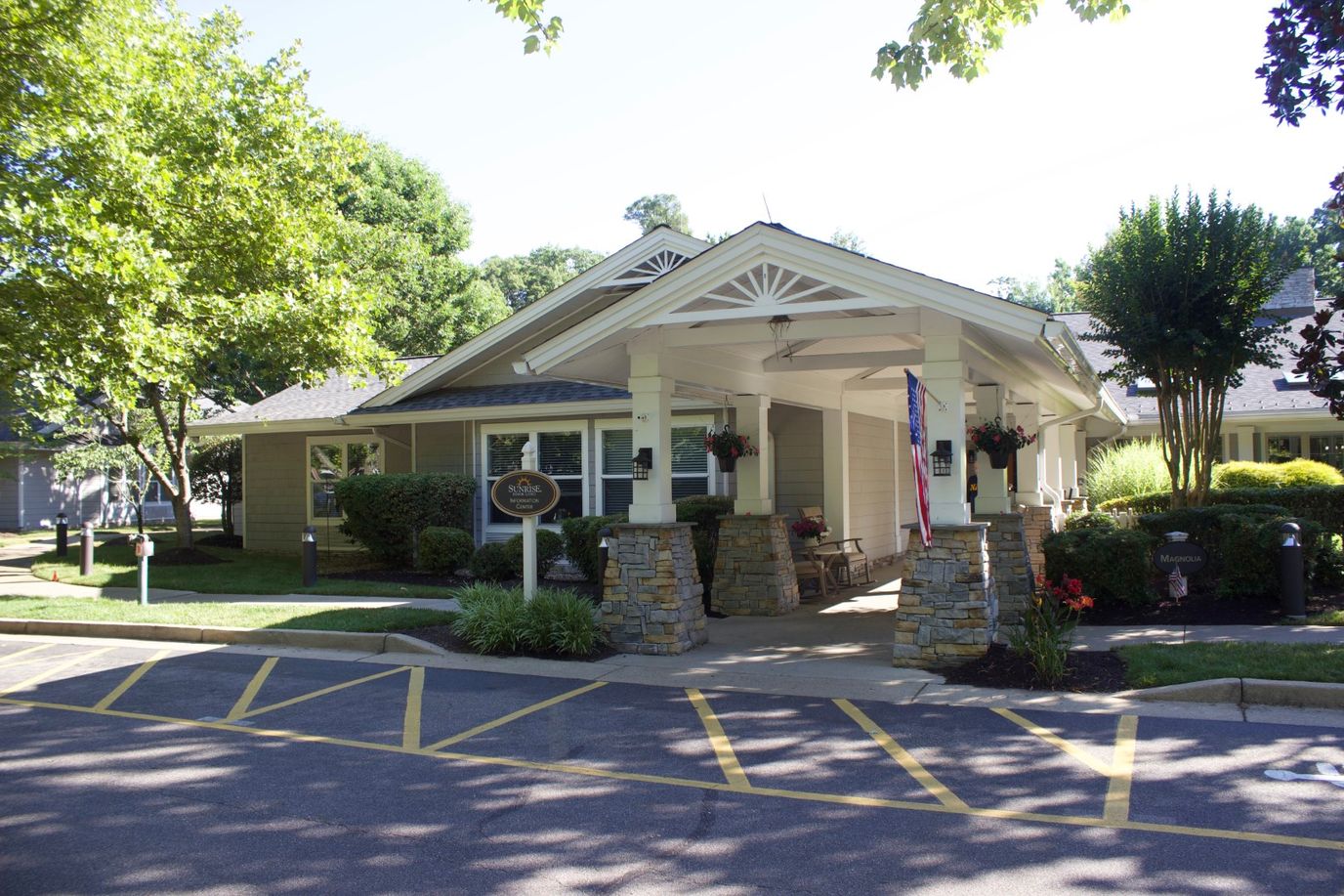 Exterior view of the Sunrise of Richmond entrance