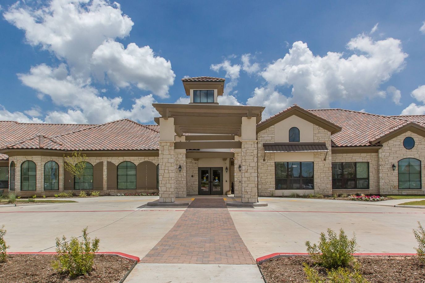 Exterior view of VibraLife Senior Living facility