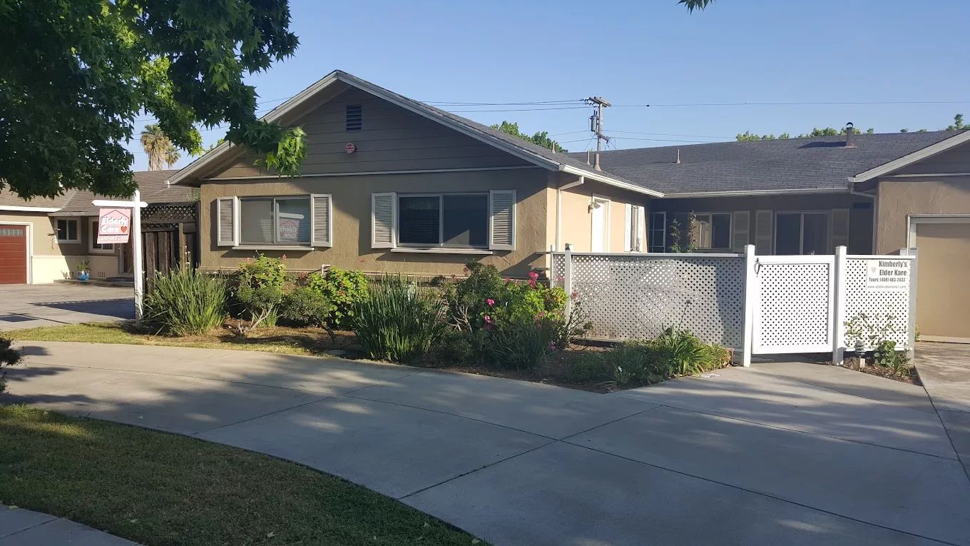 Exterior view of Kimberly's Kare Kottages