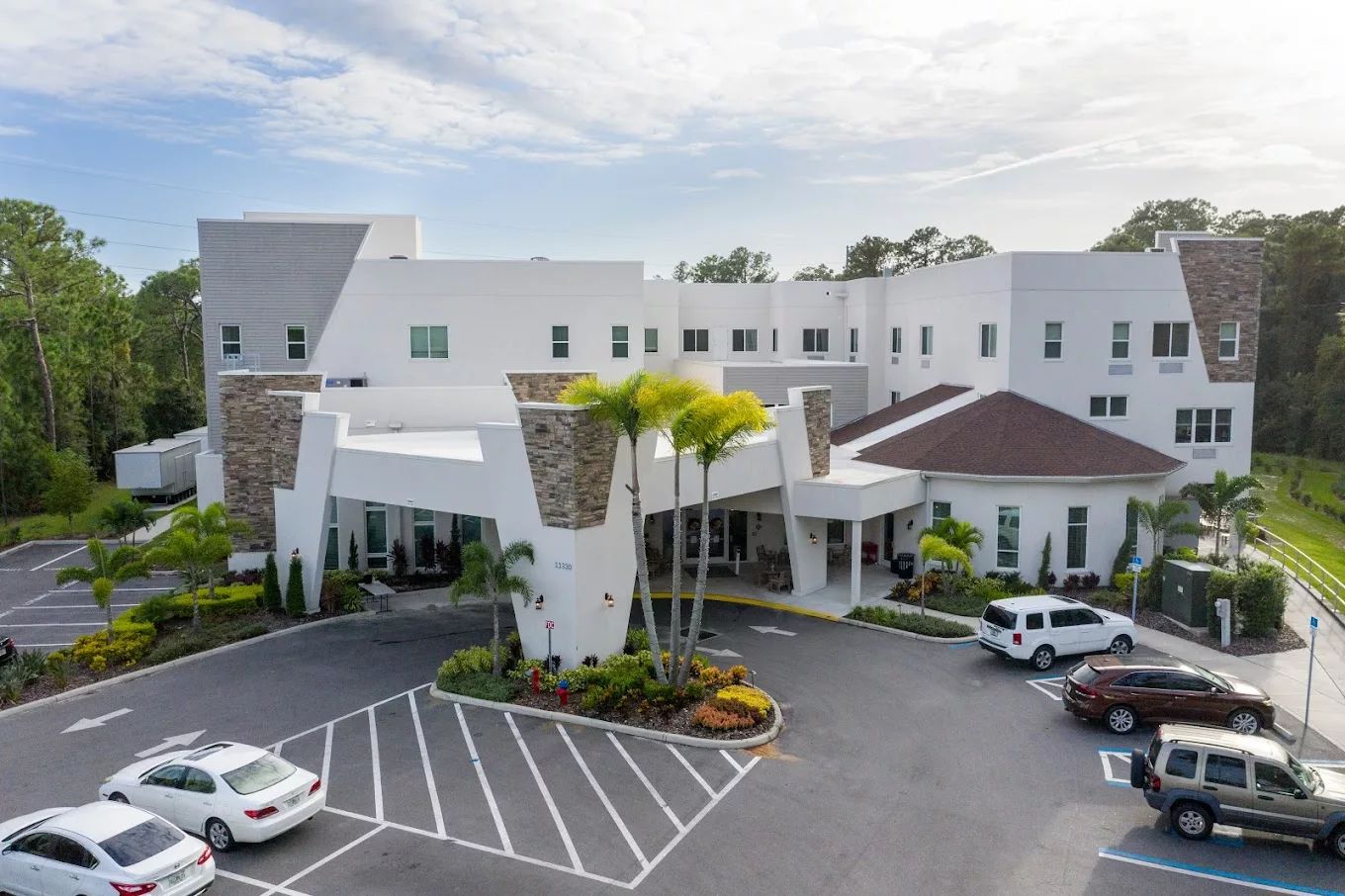 Front exterior view of Discovery Village at Westchase