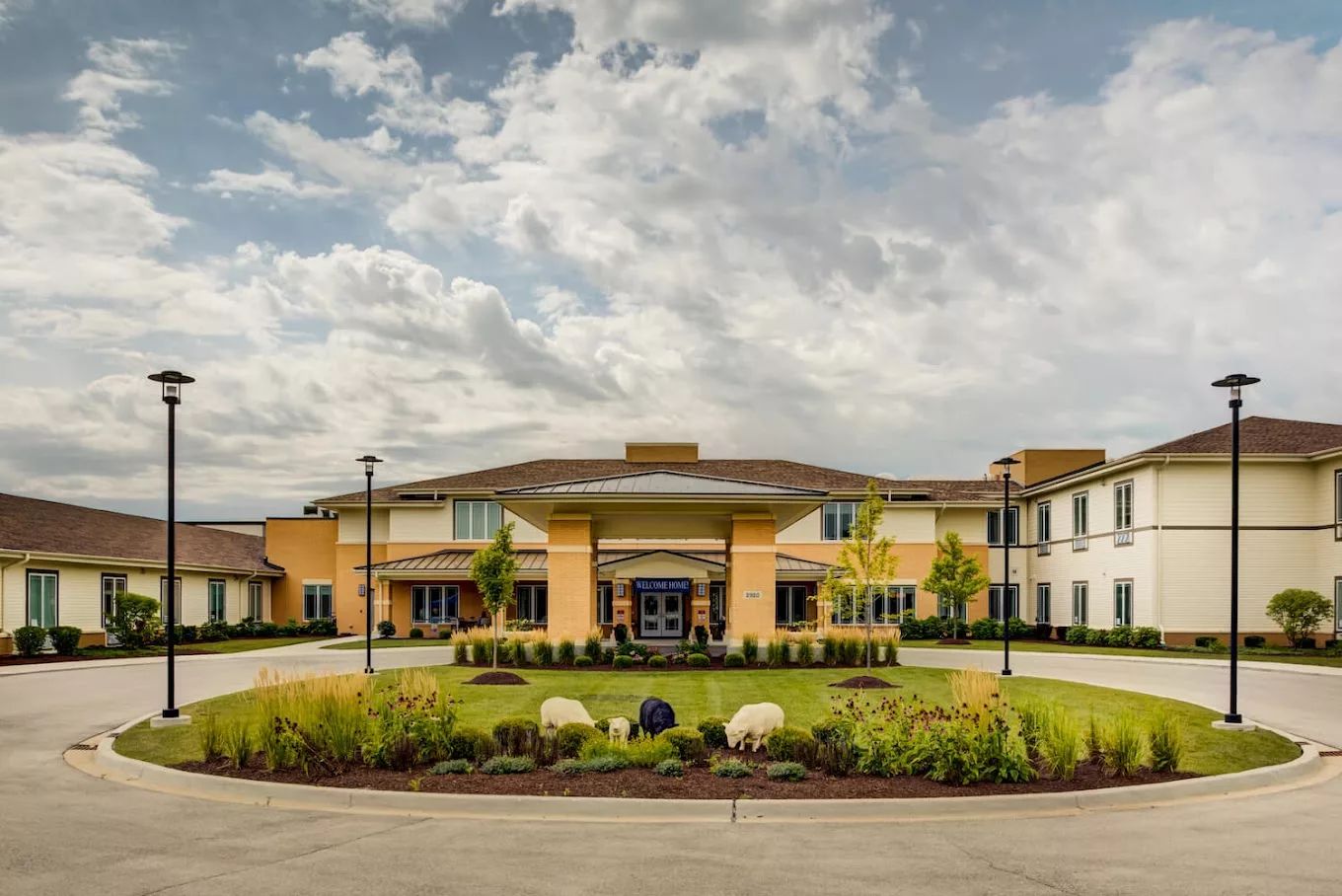 Exterior view of Arbor Terrace Naperville with garden