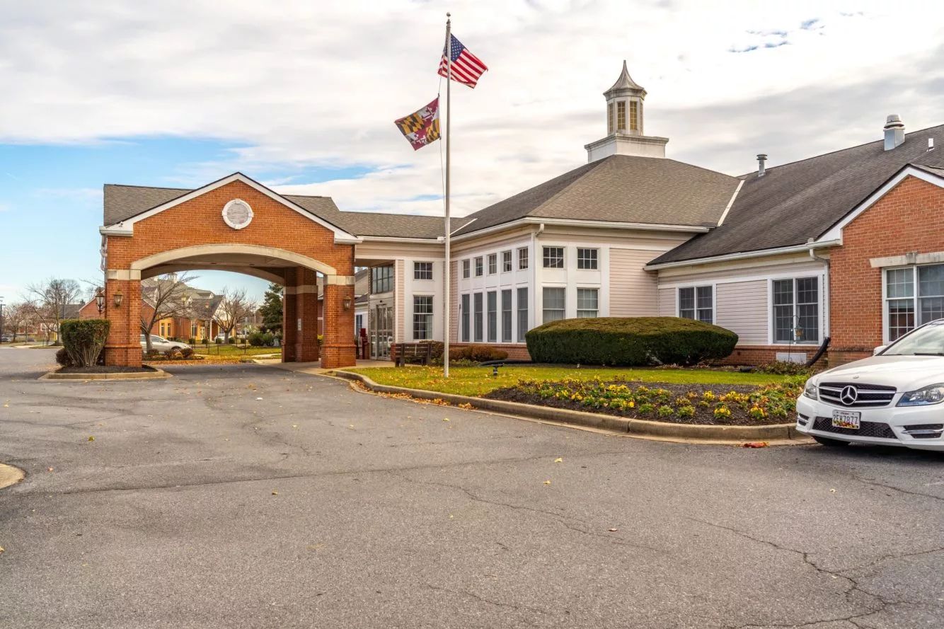 Exterior view of Autumn Lake Healthcare building entrance