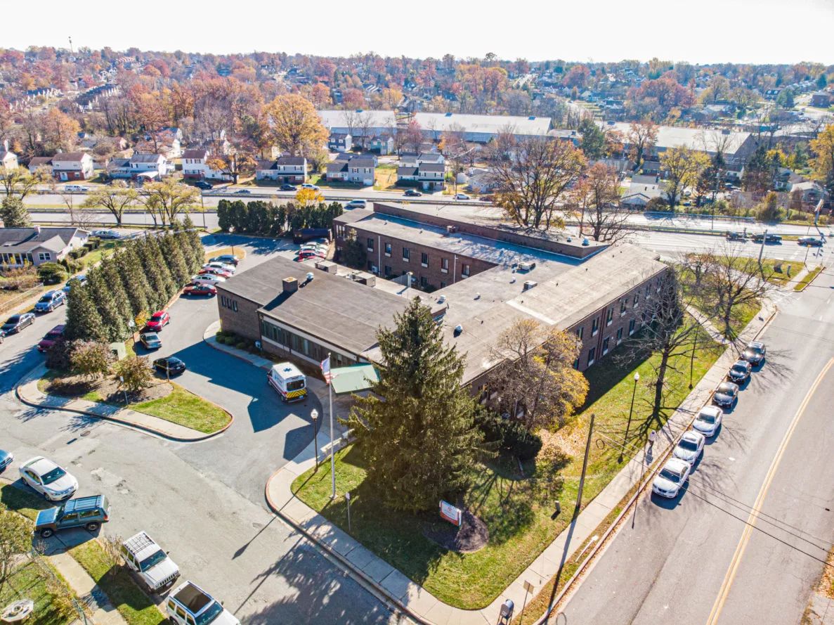 Aerial view of Autumn Lake Healthcare building and grounds