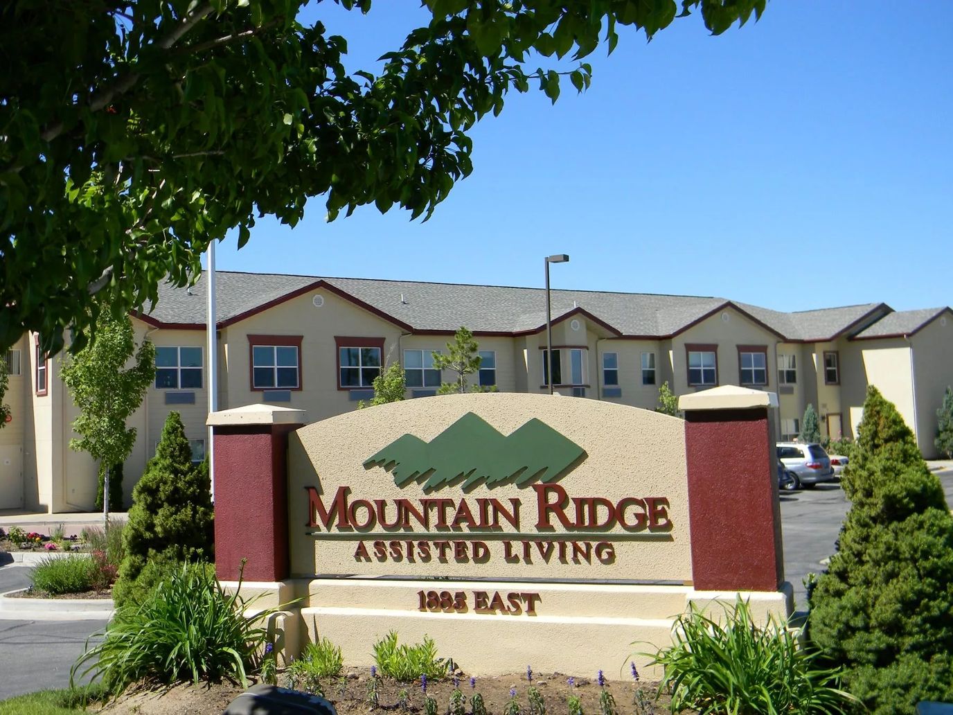 Exterior view of Mountain Ridge Assisted Living facility