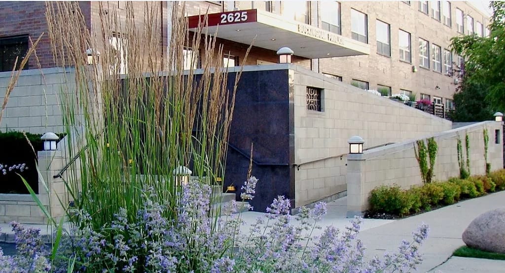 Exterior view of Buckingham Pavilion with landscaping