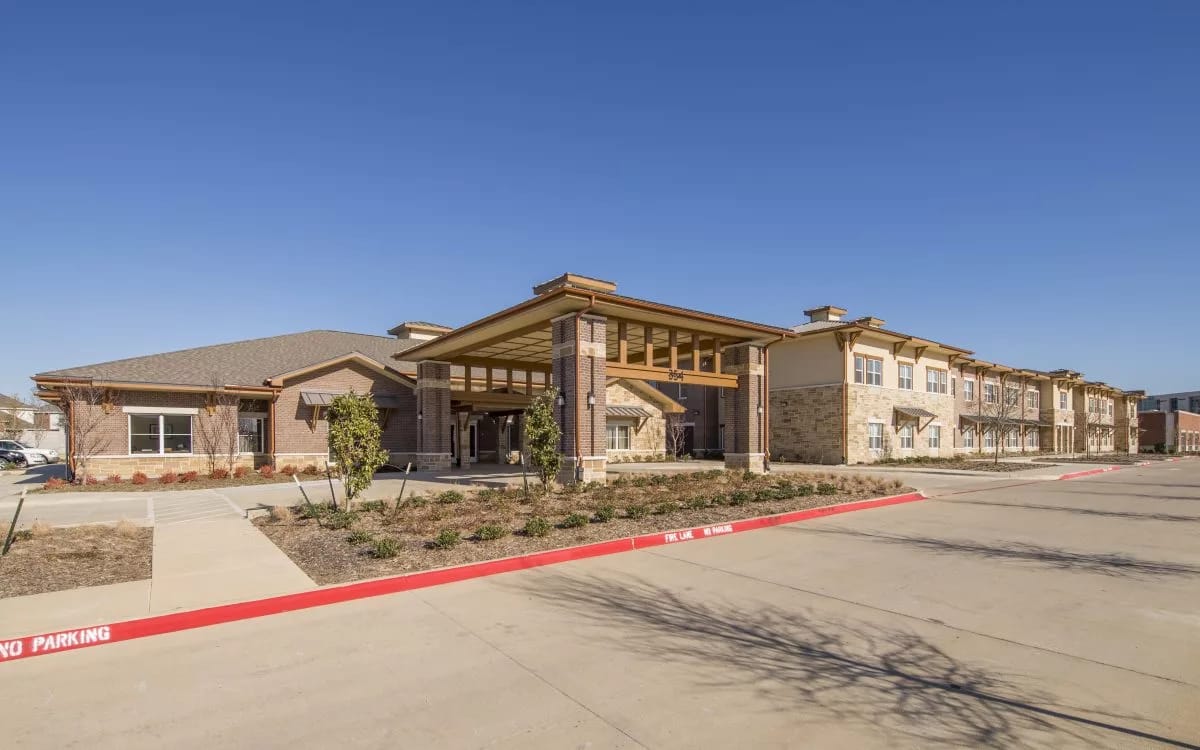 Exterior view of Cedar Bluff Assisted Living facility